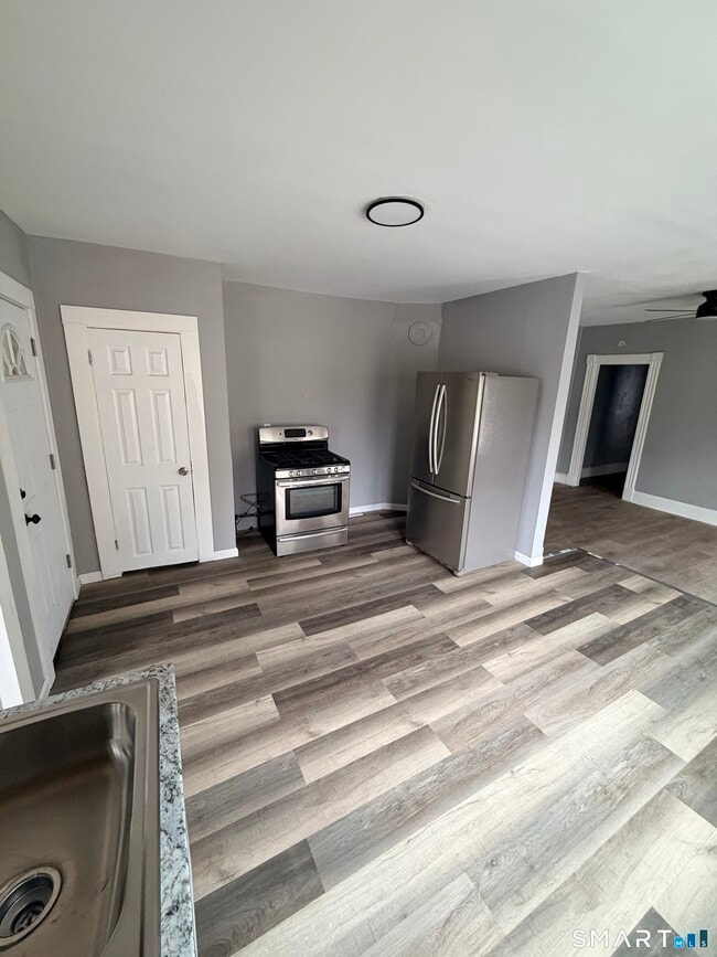 Building Photo - 89 Birch St