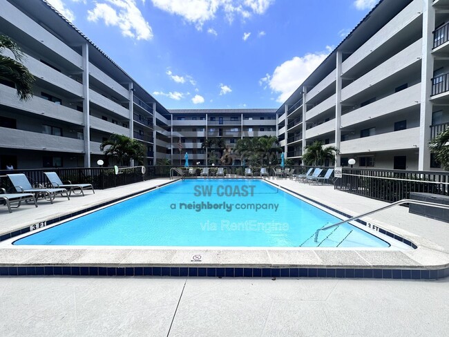 Building Photo - 2121 Collier Ave