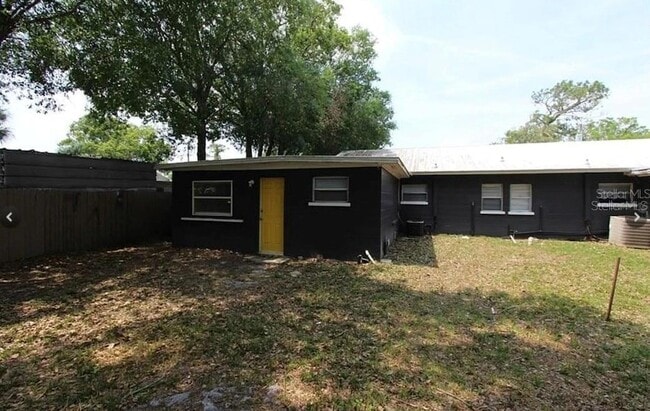 Building Photo - 2615 Laurel Ave