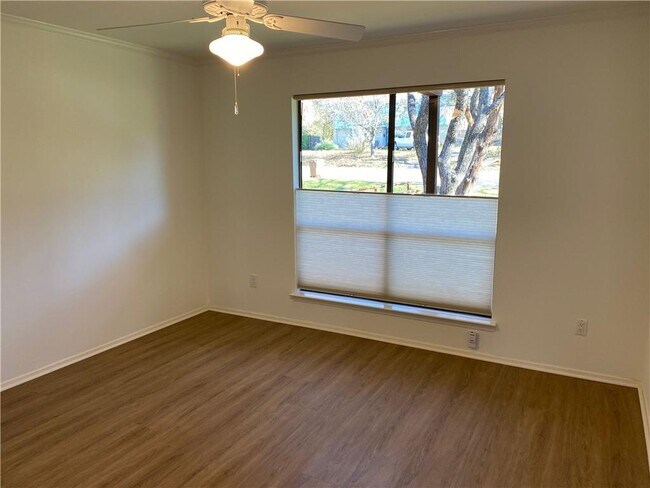 Building Photo - 2102 Rabb Rd