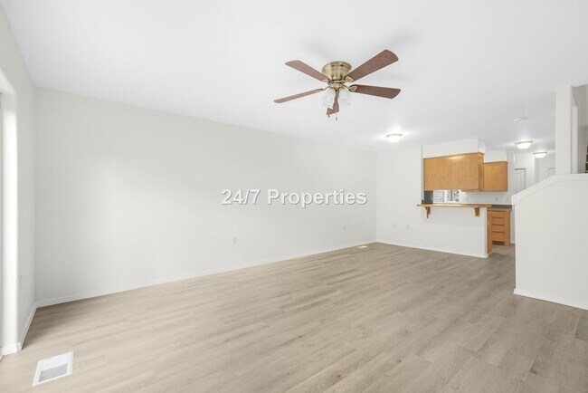 Building Photo - Enticing 3 Bed 1.5 Bath home in NE Salem!