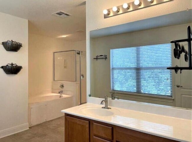 Building Photo - 508 Tyree Rd