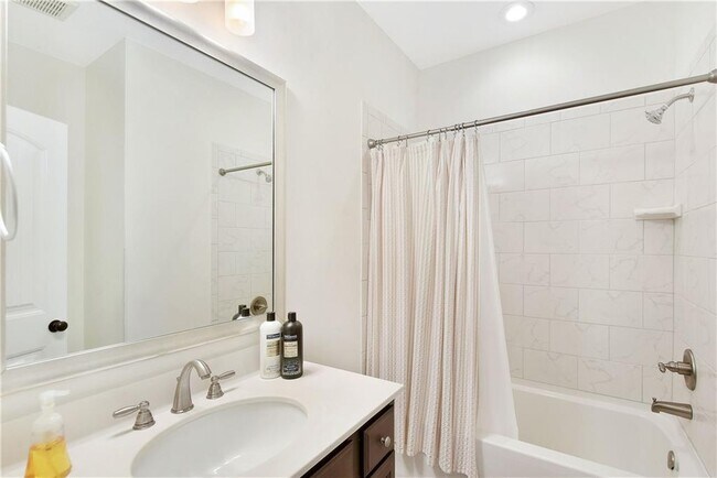 Building Photo - 510 Mariners Cir