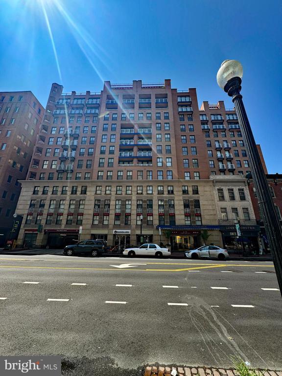 Building Photo - 616 E St NW