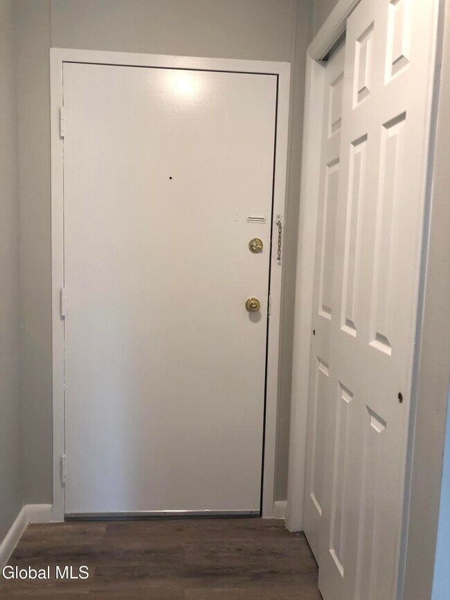 Building Photo - 21 Wells St