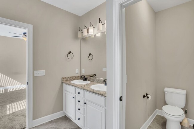 Building Photo - Rosemary Gate Townhome For Rent