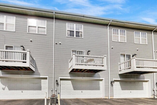 Building Photo - 590 Triumph Ct