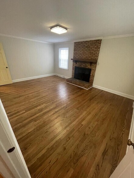 Building Photo - 812 Glen Eden Dr