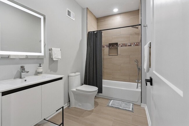 Building Photo - 1611 N 27th St