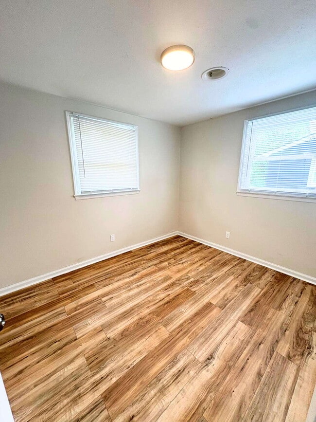 Building Photo - 218 Canady St