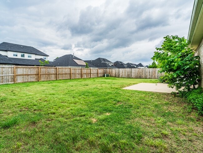 Building Photo - 2402 SW 19th St