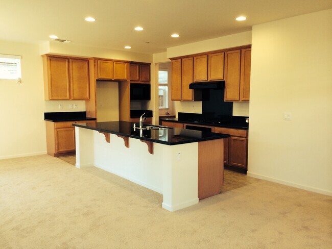Building Photo - 830 San Bernardo Ln