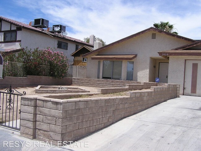 Building Photo - 3 br, 2 bath House - 5592 W TWAIN AVE