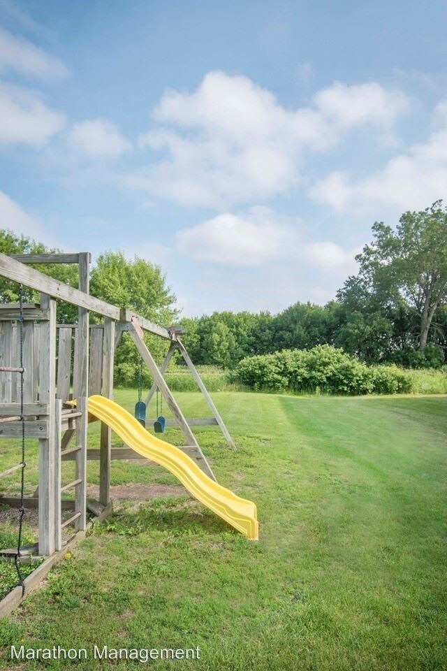 Building Photo - 2505 11th St E