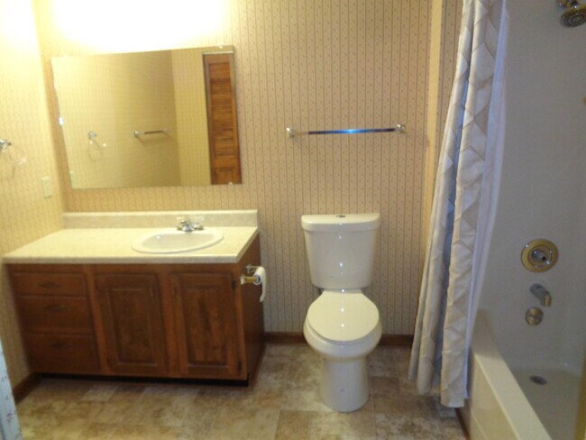 Building Photo - 1992 Waterfront Dr N