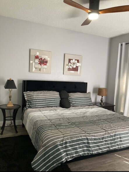 Building Photo - 4231 Hibiscus Dr