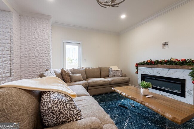 Building Photo - 2161 Peachtree Rd NE