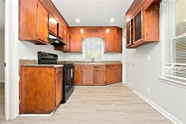 Building Photo - 386 Lindsey Dr SE
