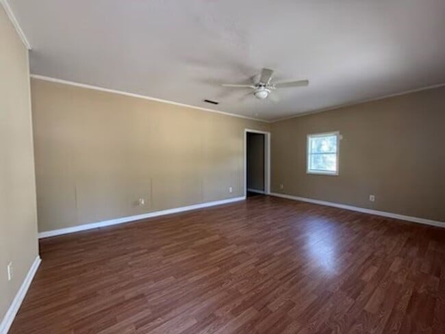 Building Photo - 616 Ashland Dr