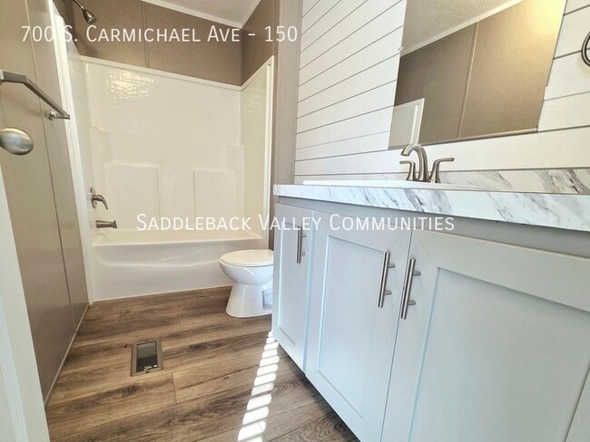 Building Photo - 700 S Carmichael Ave