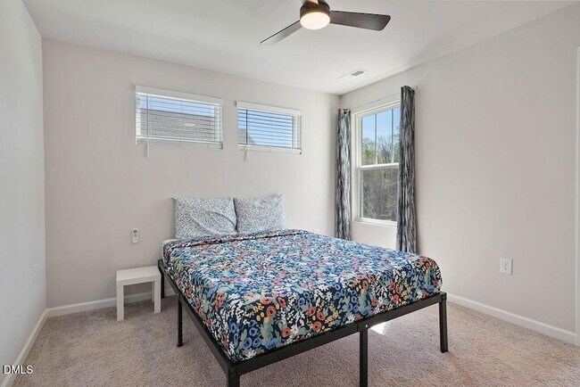 Building Photo - 319 Joneshaven Dr