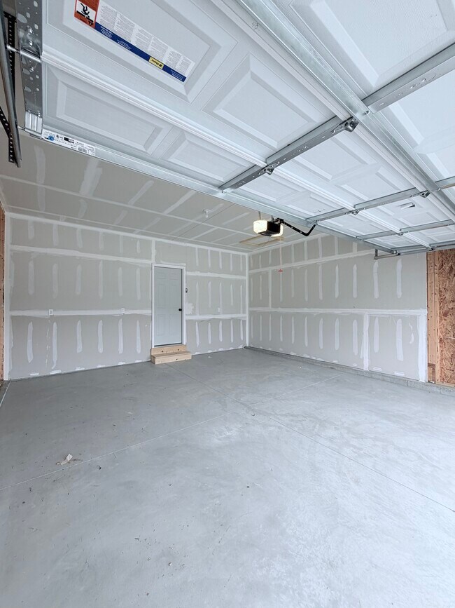 Building Photo - 810 Colony Rdg Ct