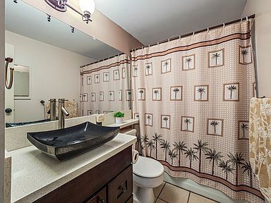 Building Photo - 1875 Kalanianaole St