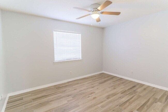 Building Photo - 4800 N Stanton St