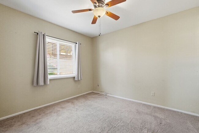 Building Photo - Mesa 4 Bed Single-Level Home • 2,044 Sq Ft • Oversized Yard • Stapley & McKellips