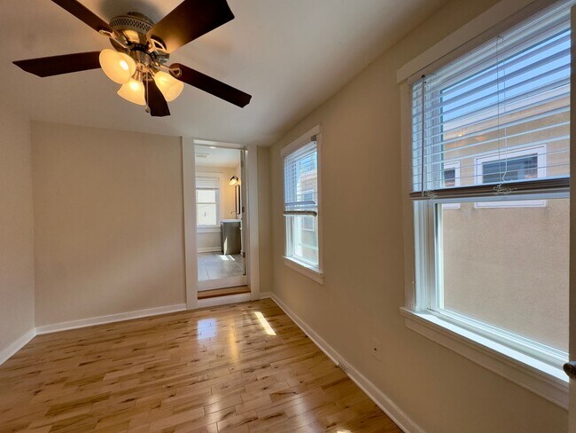 Building Photo - Charming 2 Bedroom/2 Bathroom Townhome in Canton, Baltimore, MD!