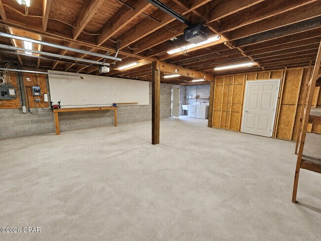 Building Photo - 6009 Sunset Ave