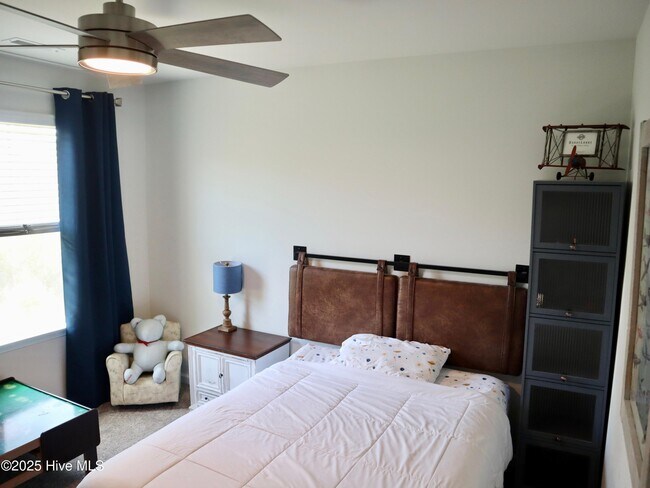 Building Photo - 404 Willet Ct