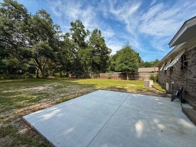 Building Photo - Completely Updated Brick Home with New Kitchen Appliances, Bathrooms, Flooring & Paint!