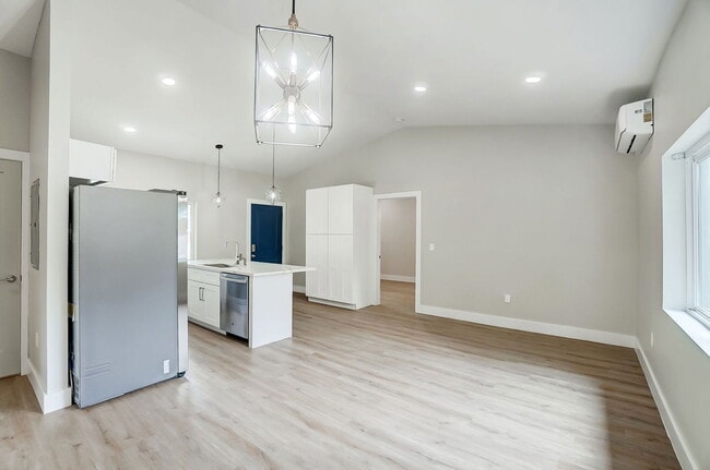 Building Photo - 3719 Kirkup Ave