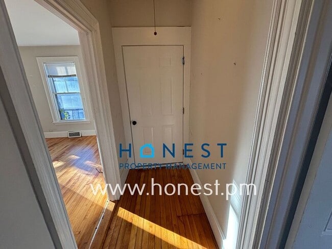 Building Photo - 103 Rackleff St