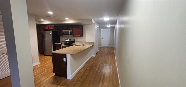 Building Photo - 20 Pond St