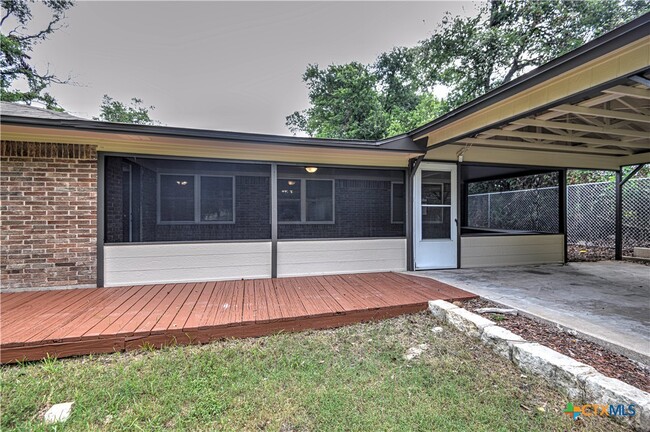 Building Photo - 7370 Nolan Bluff Rd