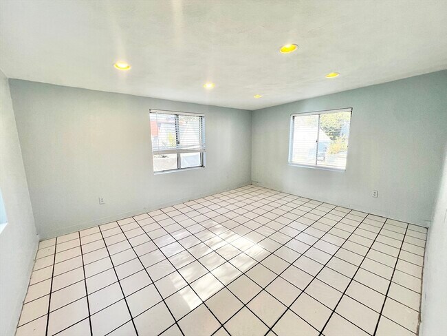 Building Photo - 140 Ferry St