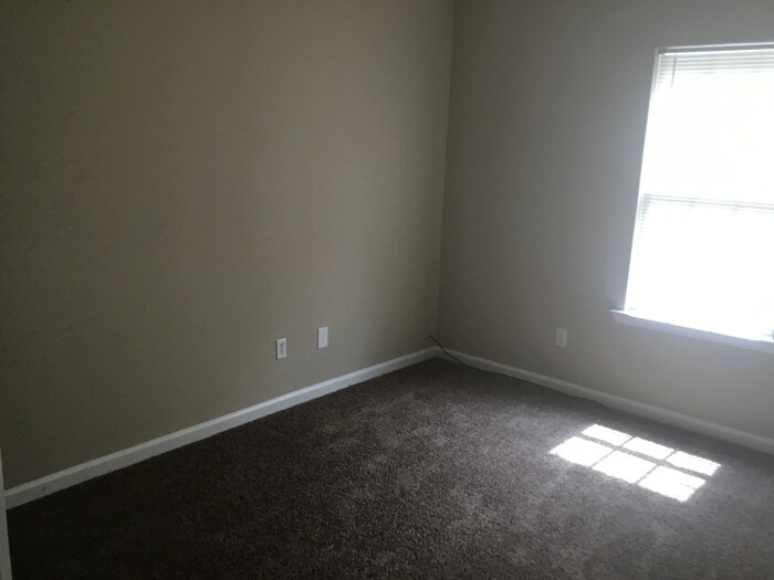 Building Photo - 1606 Allenbrook Dr