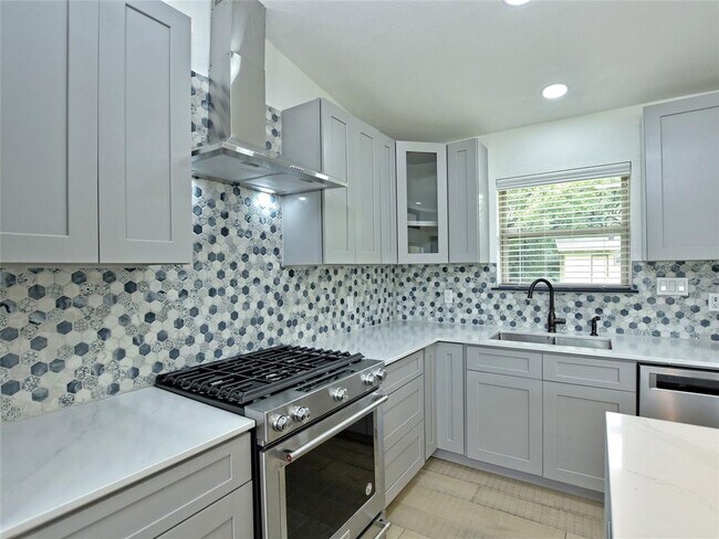 Building Photo - 11800 Tedford St