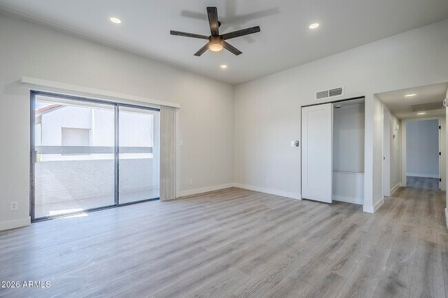 Building Photo - 2959 N 68th Pl