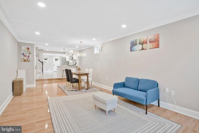 Building Photo - 1102 Carroll St