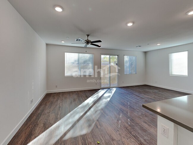 Building Photo - 3360 Blodwen St