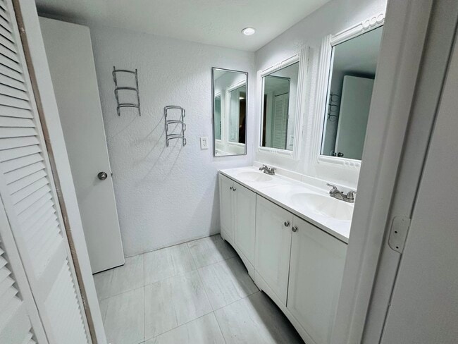 Building Photo - 1534 Forest Lakes Cir