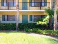 Building Photo - 1605 Meadows Cir