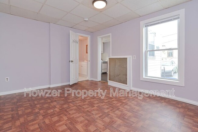 Primary Photo - 109 Green St