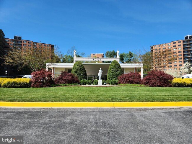 Building Photo - 4201 Cathedral Ave NW