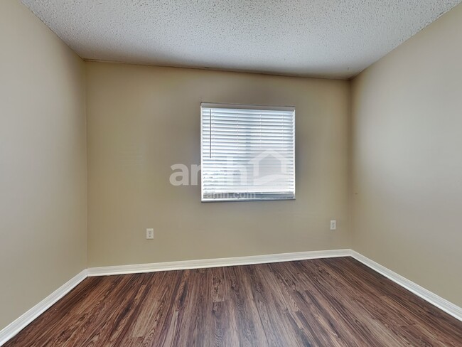 Building Photo - 4504 Reynolds Creek Ave