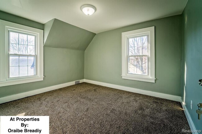 Building Photo - 959 Washtenaw Ave