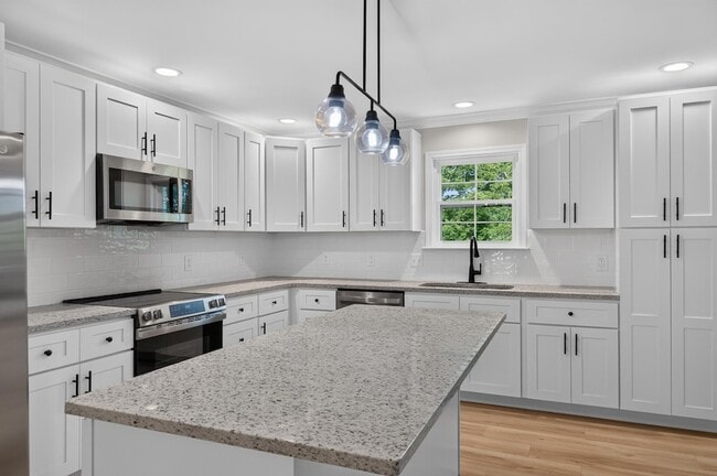 Building Photo - 9512 Heathwood Dr